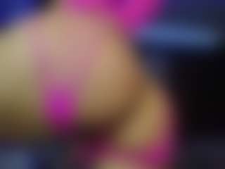 Live cam show with CarolinaPetra - Girly on infinitiblacc.com