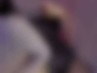 Live cam show with Evaa - Flash on StripNow