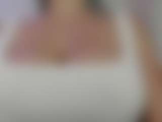 Evaa's Live Sex Cam Show