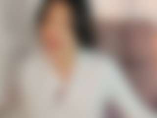 Live cam show with Evaa - Nipple Play on Camsoda