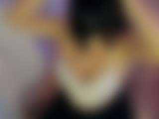 Live cam show with Evaa - Nipple Play on Camsoda