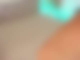 Live cam show with Evaa - Erotic on Milfs Live