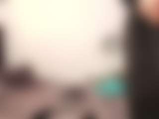 Show en direct avec Ariana_Max - Genital Piercings sur Camsoda