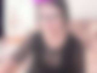 Live cam show with KamillaMoro - Flash on StripNow