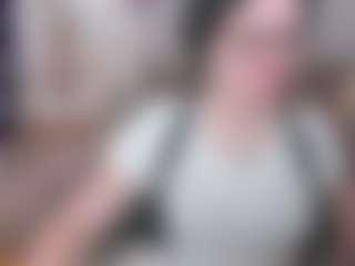 Live cam show with KamillaMoro - Flash on Fling VIP Chat