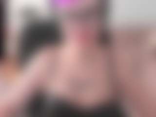 Live cam show with KamillaMoro - Goth on liverealitysex.com