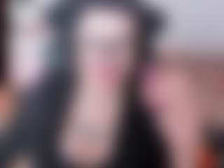 Live cam show with KamillaMoro - Smoke on madthumbs