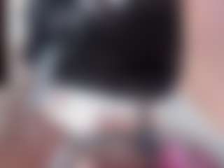 Live cam show with KamillaMoro - Smoke on madthumbs