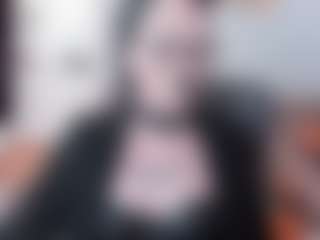 Live cam show with KamillaMoro - Middle Aged on WildCum