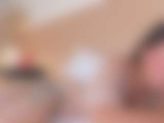 Live cam show with NahimiThompson - Spank on AdultVida.com