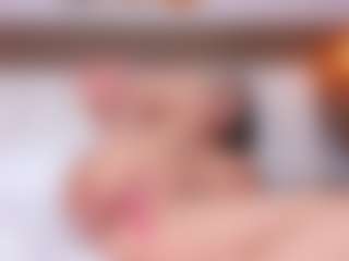 Live cam show with NahimiThompson - Blonde Hair HD on Chatstar