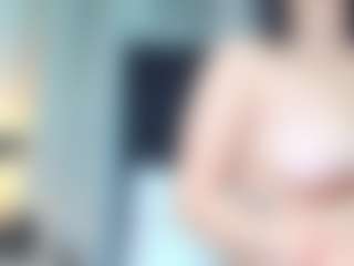 Live cam show with amySwann - Skinny on Camsoda