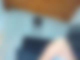 Live cam show with amySwann - Skinny on Camsoda