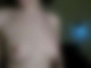 Live cam show with Londa - Shake on StripNow
