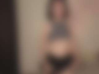 Live cam show with Londa - Shake on Camsoda