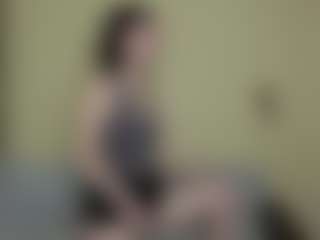 Live cam show with Londa - Shake on Gym Cam Girls