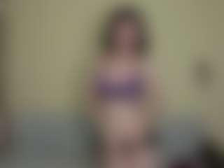 Live cam show with Londa - Shake on Camsoda