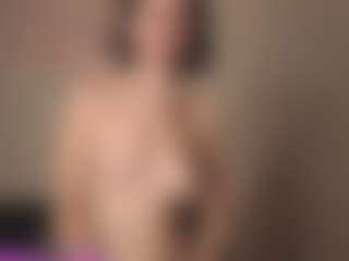 Live cam show with Londa - Nipple Play on Camsoda