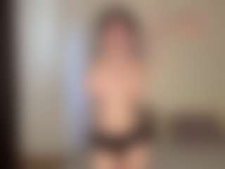 Live cam show with Londa - Shake on live.xheat.ai