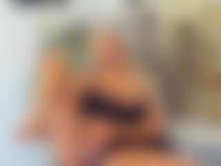 BlueEyesDesire's Live Sex Cam Show