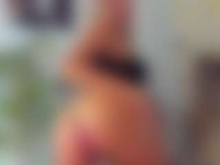 BlueEyesDesire's Live Sex Cam Show
