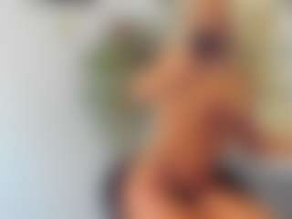 Live cam show with BlueEyesDesire - Flashing on fapnchat