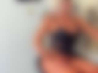 BlueEyesDesire's Live Sex Cam Show