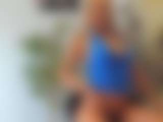 Live cam show with BlueEyesDesire - Middle Aged on Fling VIP Chat