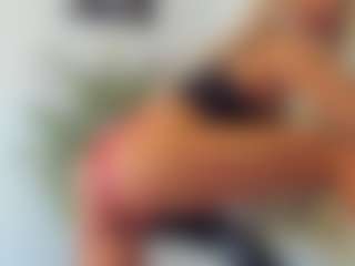 Live cam show with BlueEyesDesire - Middle Aged on Gym Cam Girls