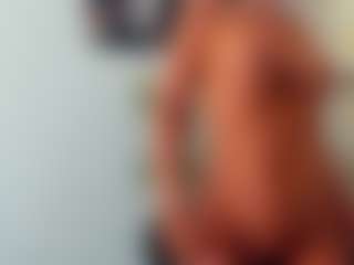 Live cam show with BlueEyesDesire - Middle Aged on Hubzter Live