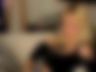 Live cam show with EileenMacmullan - Facial on Dolls Live