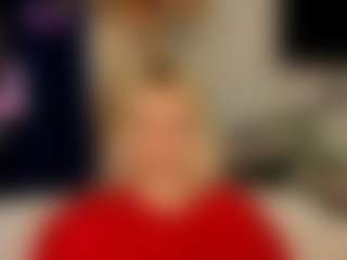 Live cam show with EileenMacmullan - Average on Streamer API