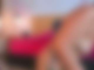 Live cam show with Laura-Torrees - Mature on CamwithHer