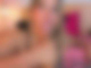 Live cam show with Laura-Torrees - Mature on Dare Cams