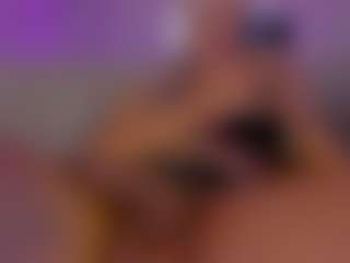 arianna-thonson's Live Sex Cam Show