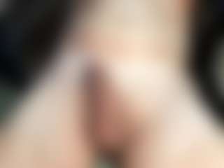 dzo74830's Live Sex Cam Show