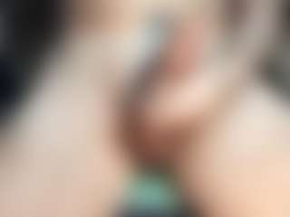 dzo74830's Live Sex Cam Show
