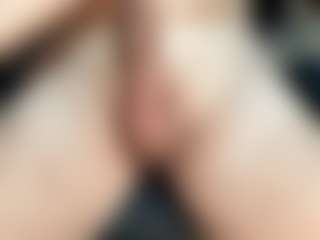 dzo74830's Live Sex Cam Show