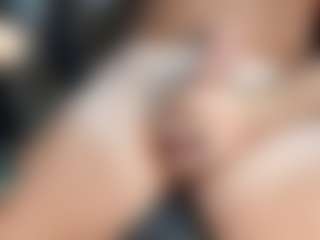 Live cam show with dzo74830 - Brown Eyes on Hubzter Live
