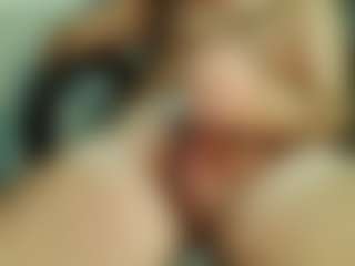 dzo74830's Live Sex Cam Show