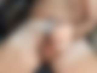 dzo74830's Live Sex Cam Show