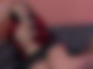Live cam show with GabyyLaurens - Average on CamwithHer