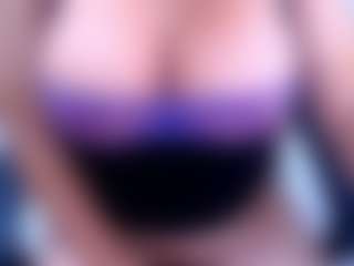 Live cam show with kathe-collins - Big Balls on Fit Hotties