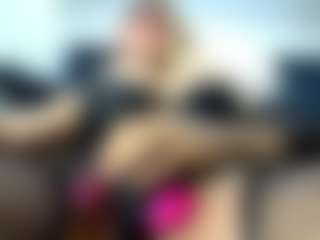 laura-fit's Live Sex Cam Show