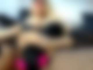 laura-fit's Live Sex Cam Show