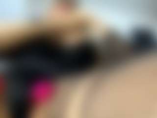 Live cam show with laura-fit - Brown Hair on Dolls Live