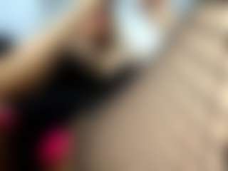 Live cam show with laura-fit - Caucasian on Mixed Magazine Live
