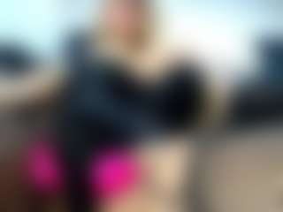 Live cam show with laura-fit - Brown Eyes on camwithhim.com