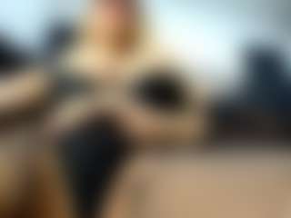 Live cam show with laura-fit - Average on Gym Cam Girls
