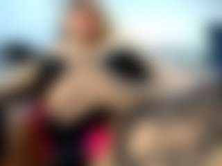 Live cam show with laura-fit - African on camwithhim.com | colombia